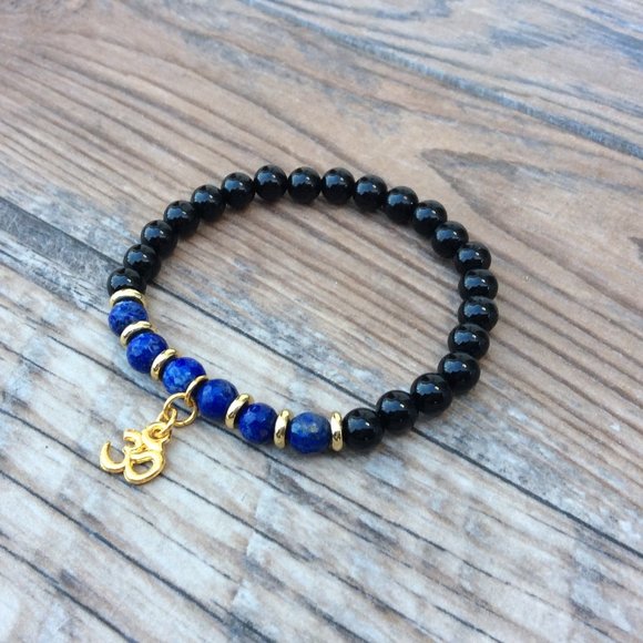 Om bracelet with Lapis, Black Onyx, throat chakra, healing bracelet - Picture 4 of 10